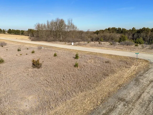 $11,500 | L1076-hunt Club L1076-hunt Club, La Valle, WI 53941