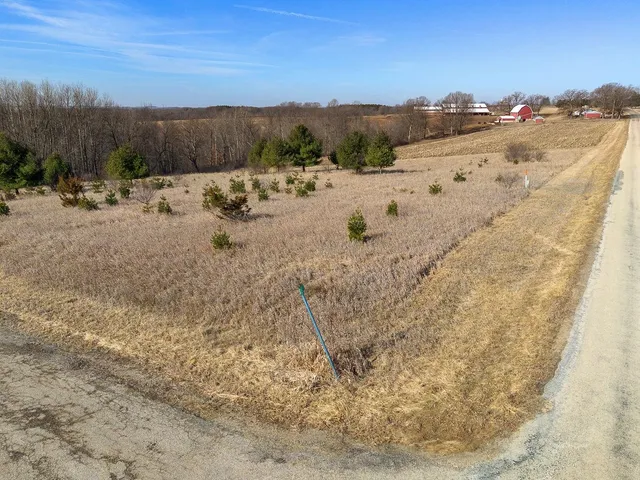 $11,500 | L1076-hunt Club L1076-hunt Club, La Valle, WI 53941