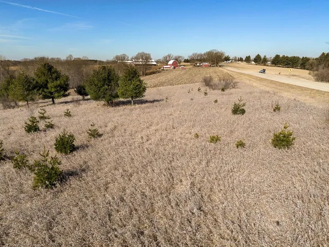 $11,500 | L1076-hunt Club L1076-hunt Club, La Valle, WI 53941