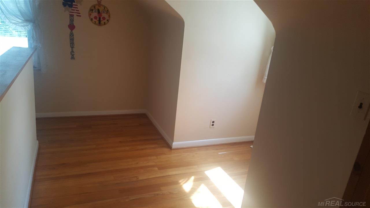 42150 Hayes Road Clinton Township, MI 48038 - Photo 16 of 21 31351550-15.JPG