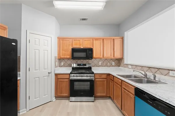 $2,295 | 1947 Lakeshore Overlook Circle Northwest, Kennesaw, GA 30152