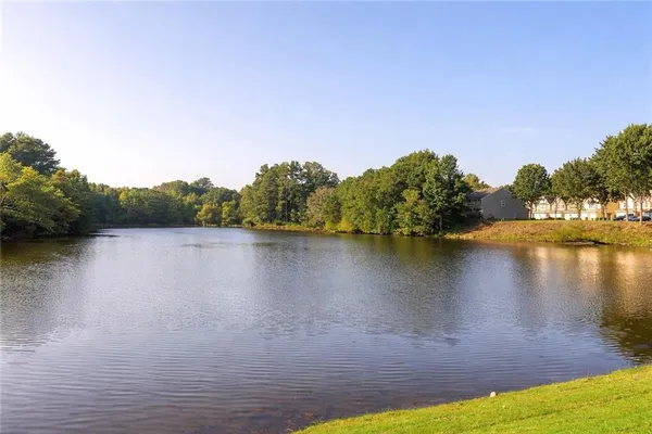 $2,295 | 1947 Lakeshore Overlook Circle Northwest, Kennesaw, GA 30152
