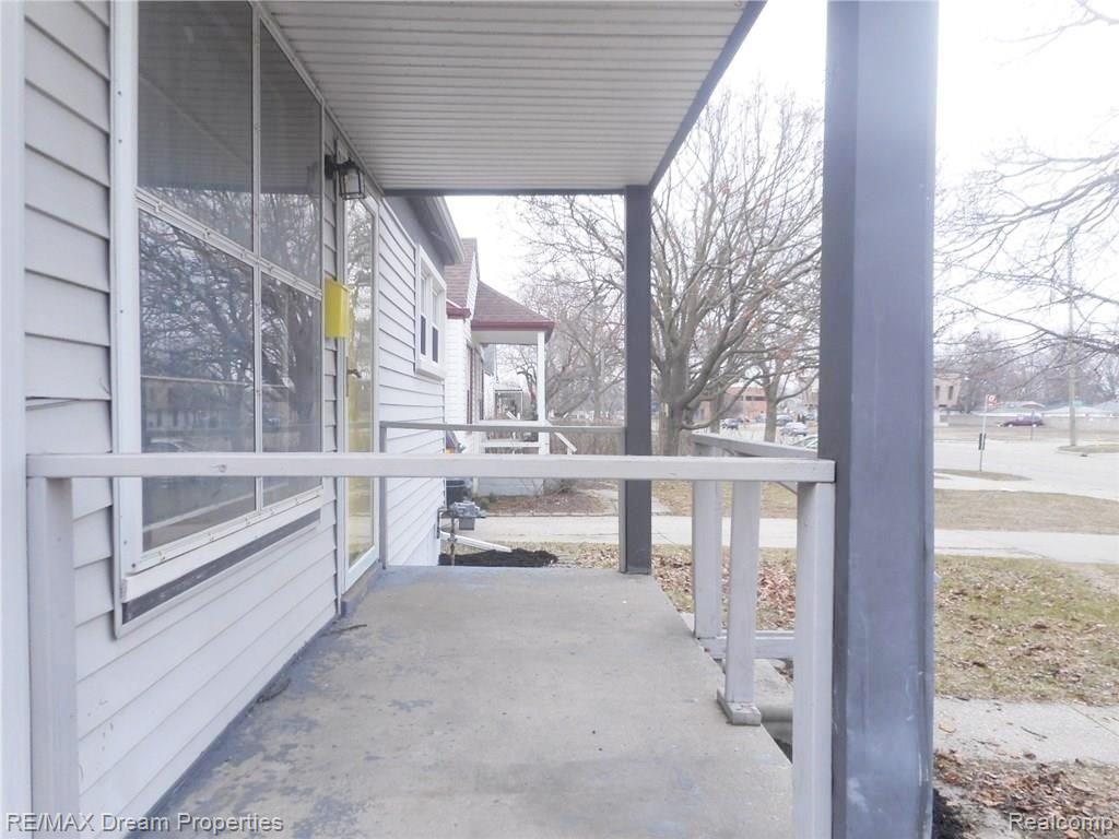 2958 Greenfield Road Berkley, MI 48072 - Photo 2 of 33 15.jpg