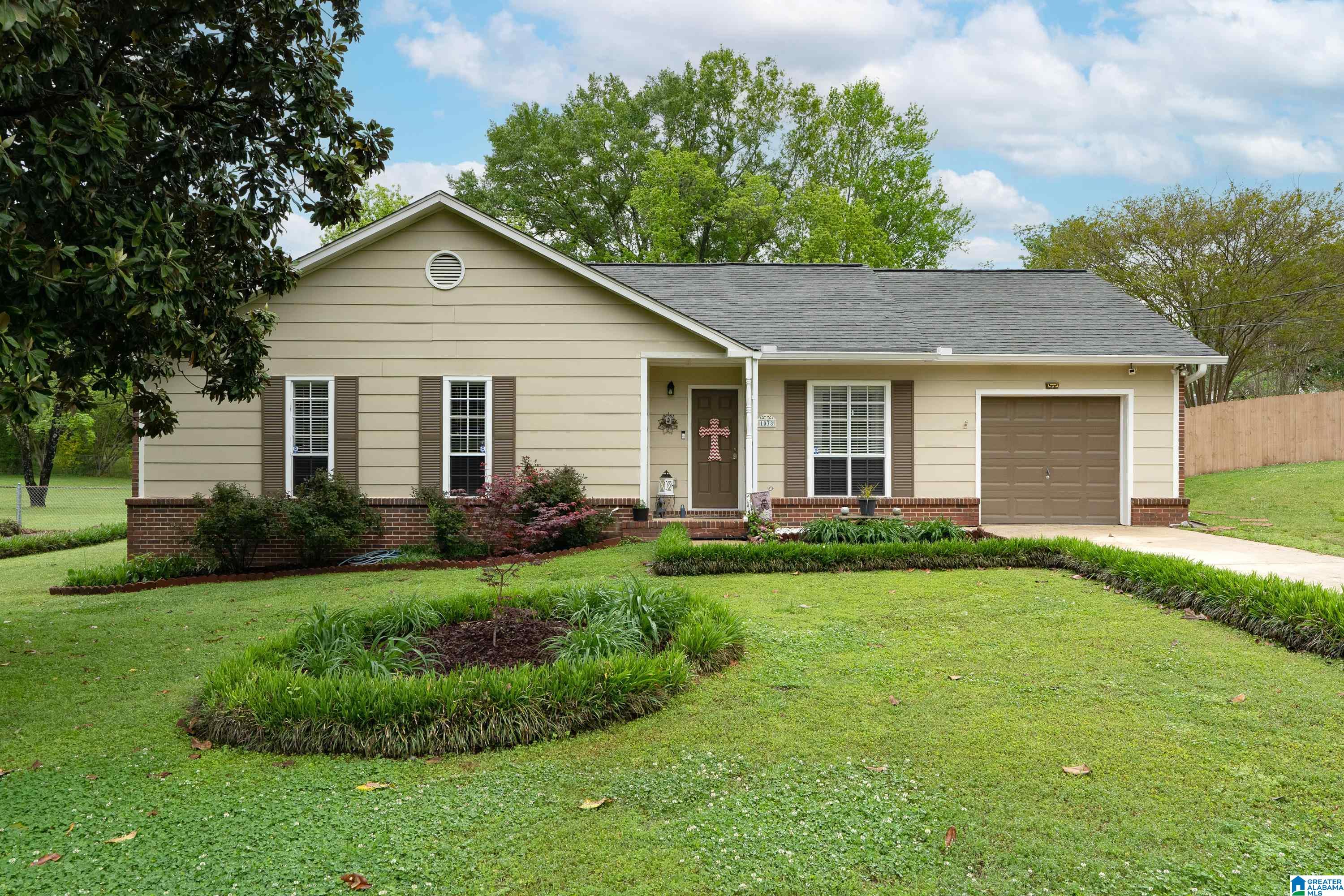 1038 8th Avenue Southwest Alabaster, AL 35007 - Photo 2 of 29 Gallery Image 2