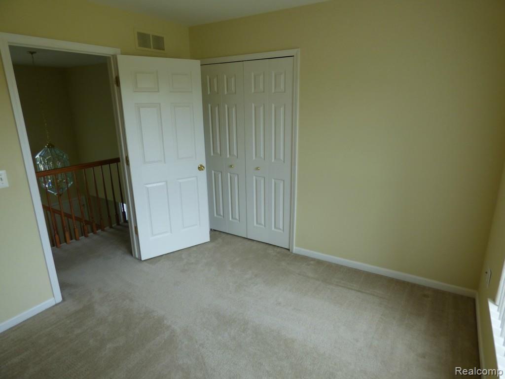3992 Fieldview Road Lake Orion, MI 48360 - Photo 21 of 56 P1160055 - Copy.jpg