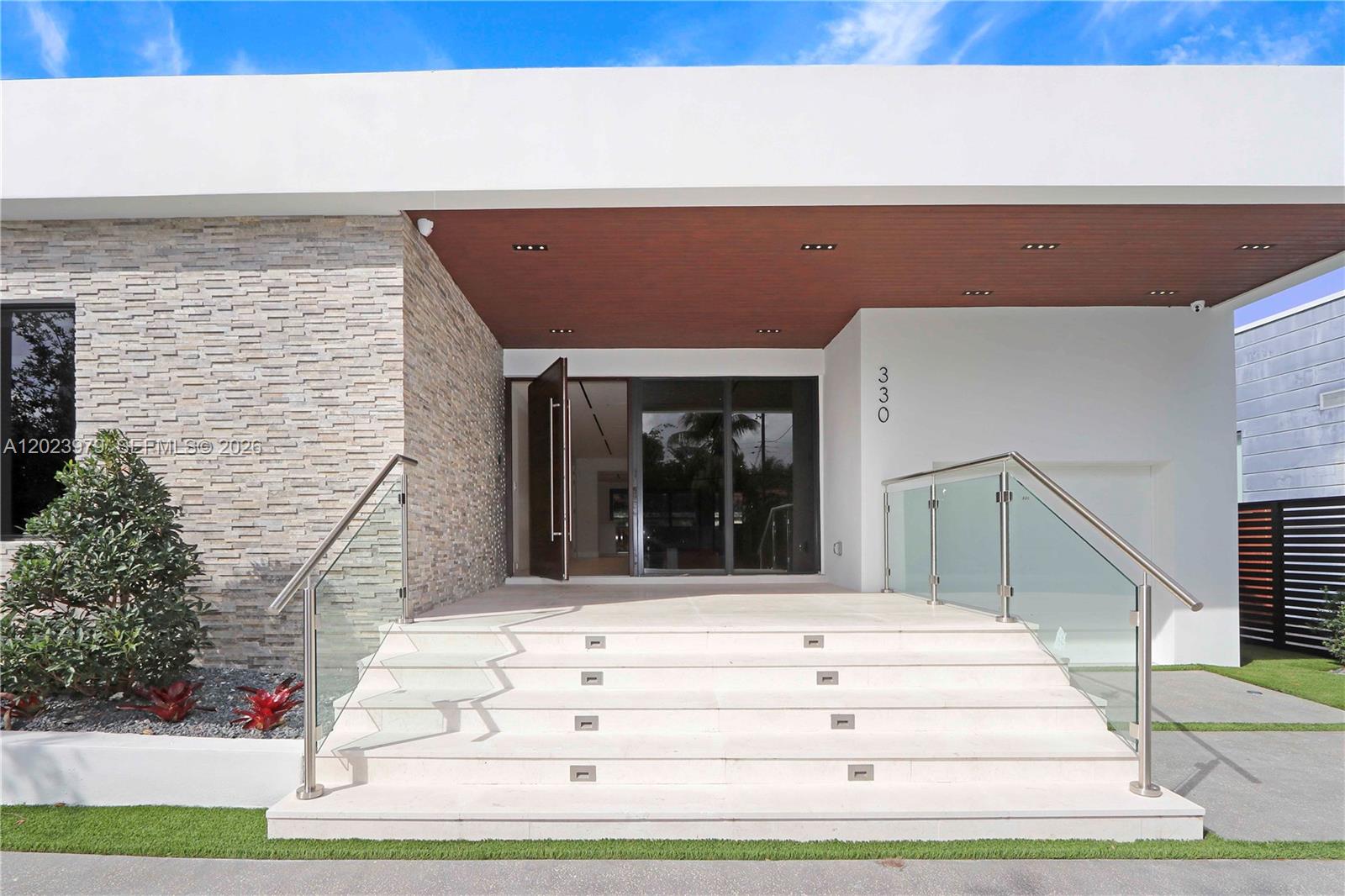 330 Southwest 19th Road Miami, FL 33129 - Photo 4 of 37