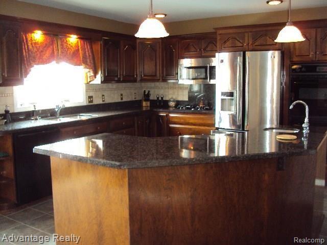 22650 Armada Center Road Armada, MI 48005 - Photo 12 of 68 DSC02069.jpg