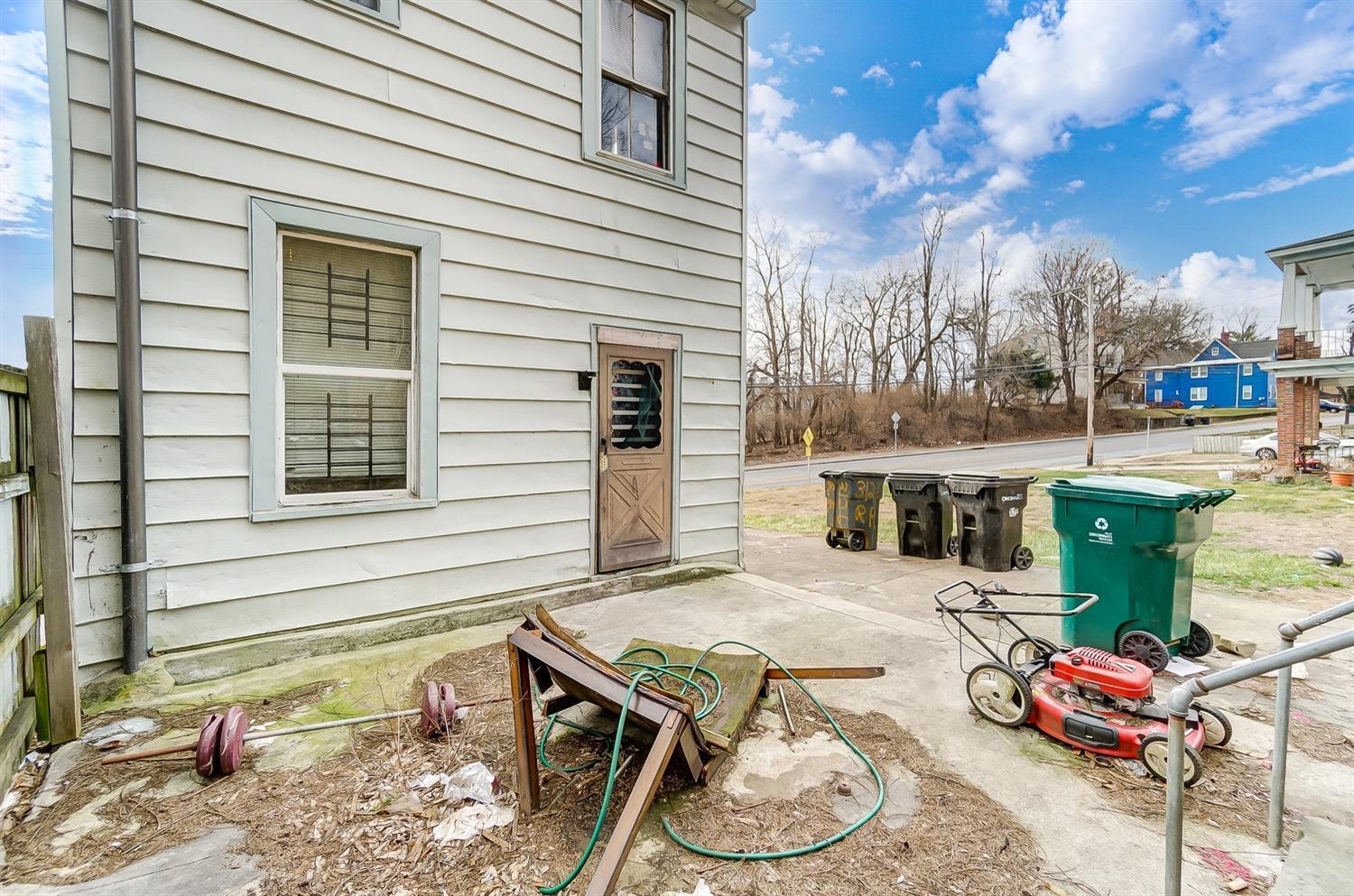 3126 River Road Cincinnati, OH 45204 - Photo 33 of 36