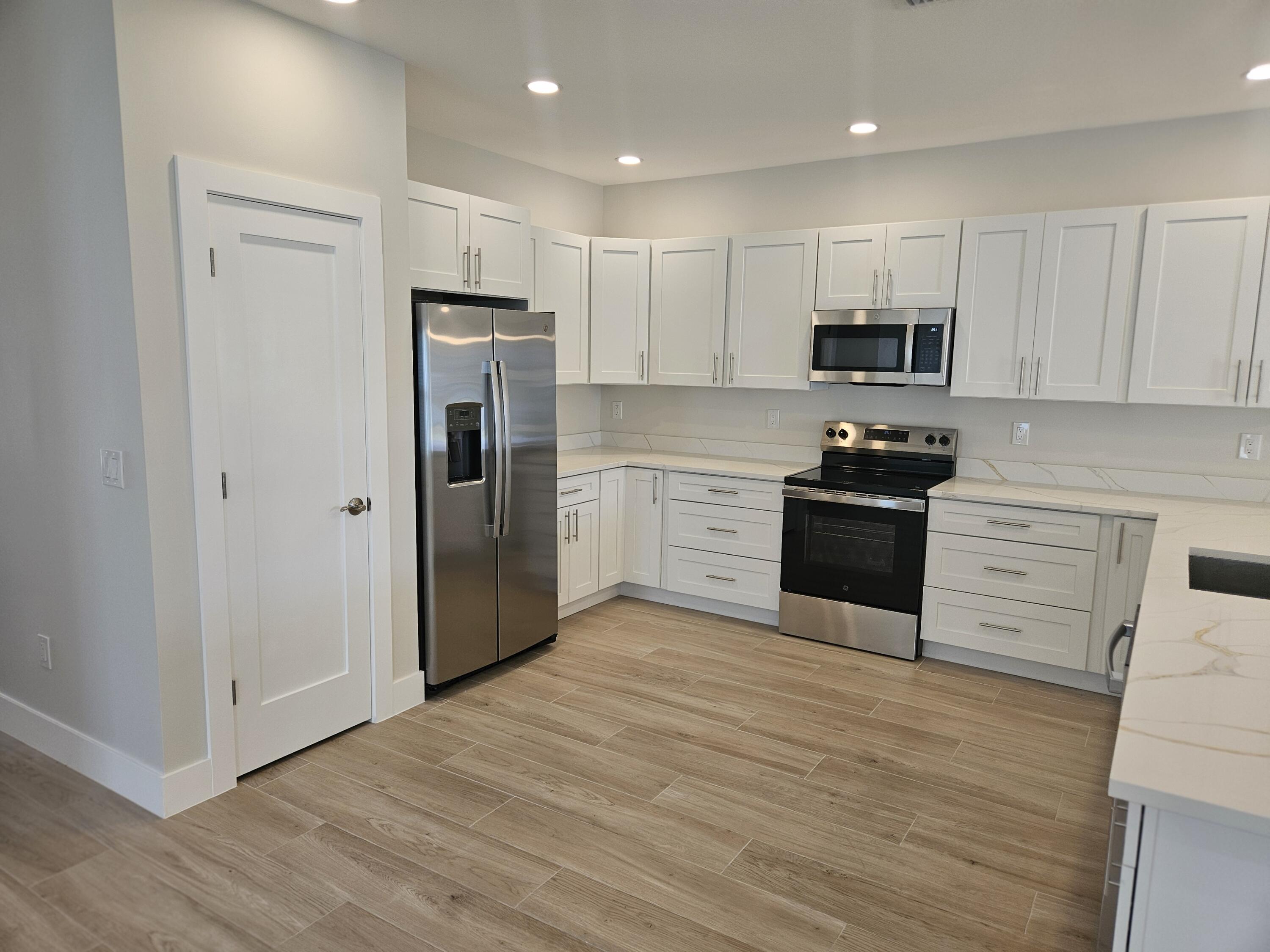 3868 Southeast Grant Street Stuart, FL 34997 - Photo 13 of 40 20260219_145251