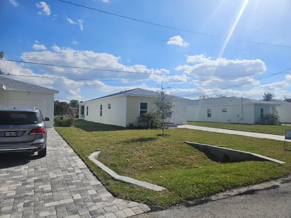$445,900 | 3868 Southeast Grant Street, Stuart, FL 34997