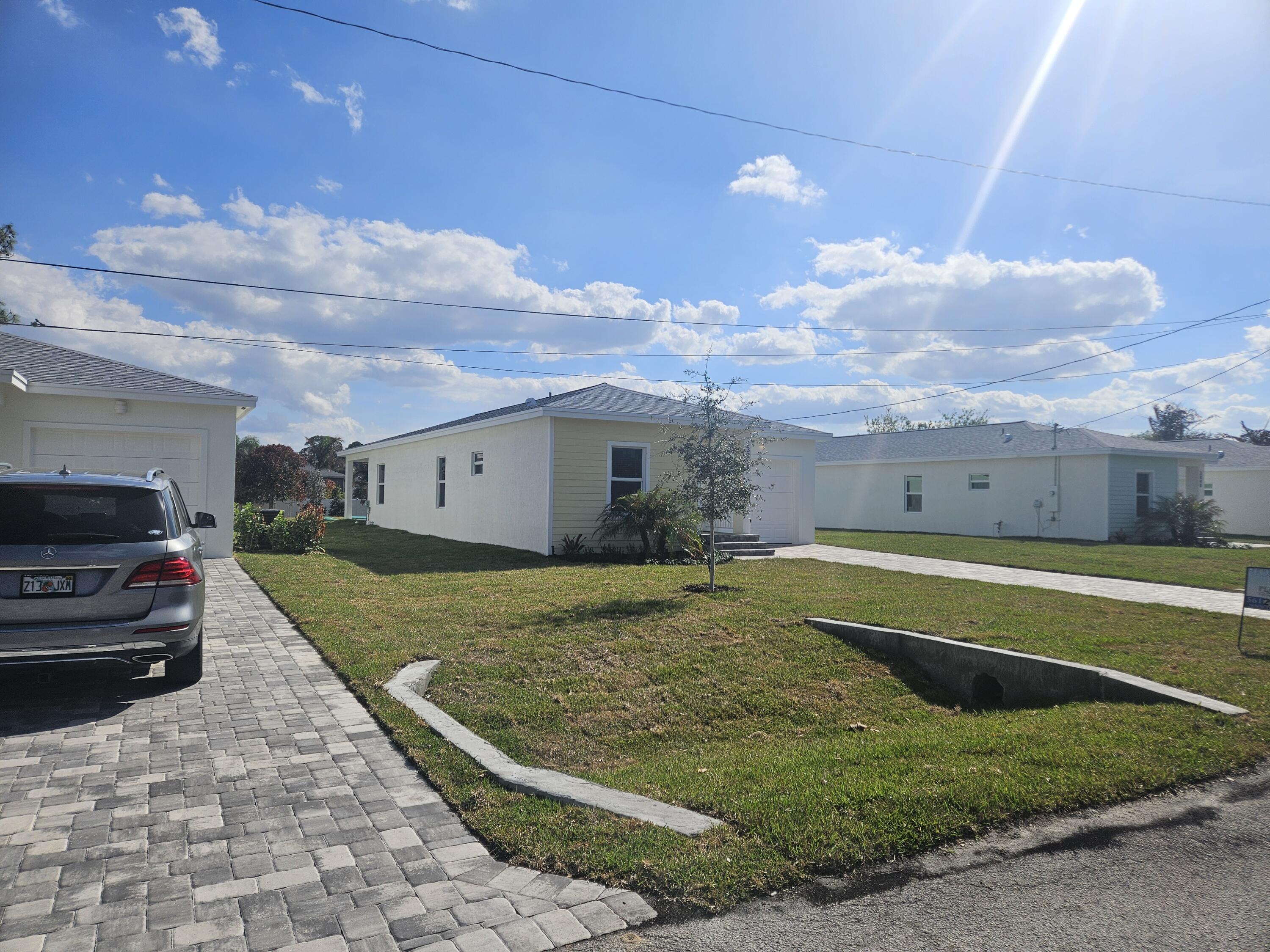 3868 Southeast Grant Street Stuart, FL 34997 - Photo 4 of 40 20260219_144255