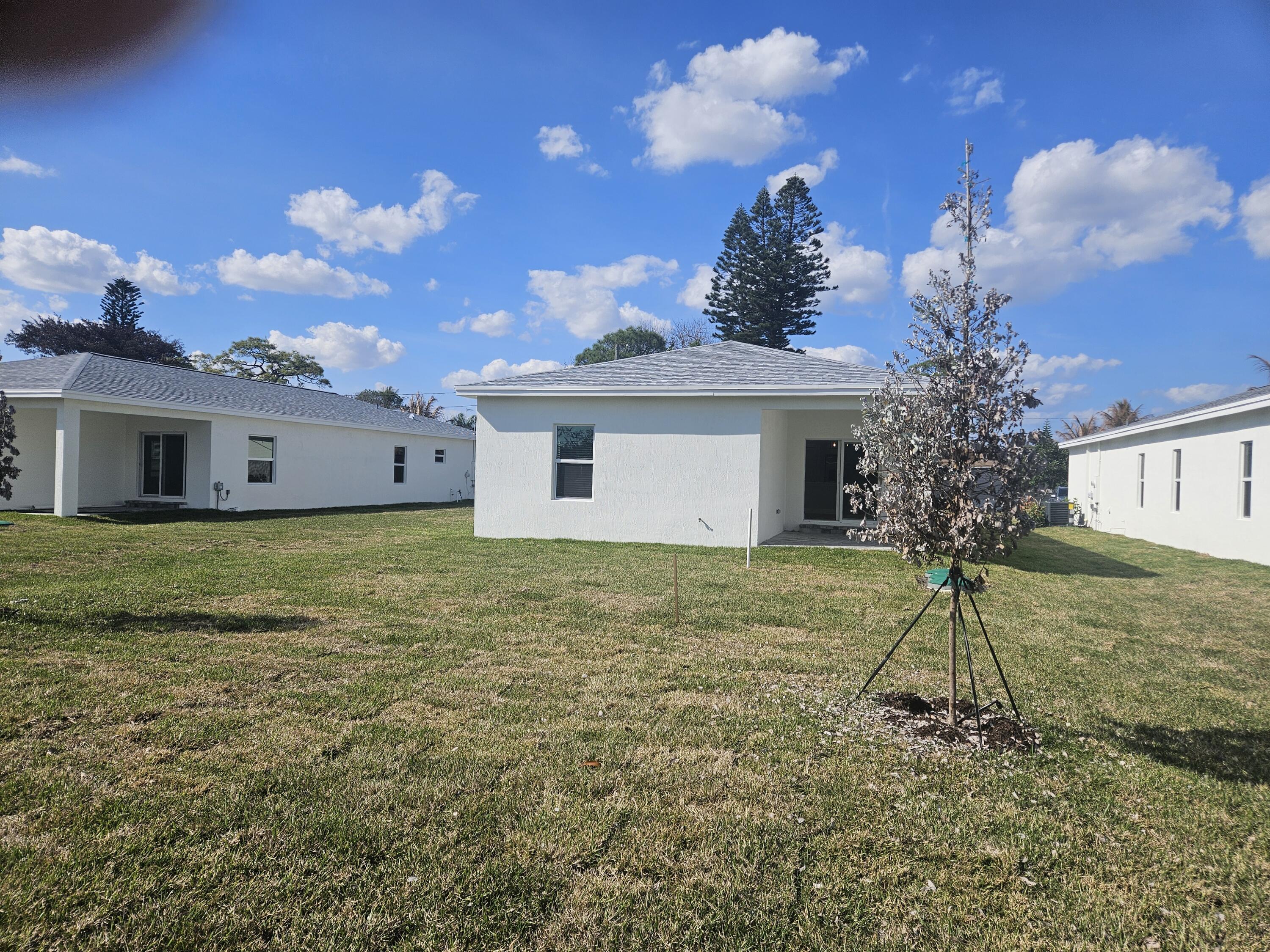 3868 Southeast Grant Street Stuart, FL 34997 - Photo 7 of 40 20260219_144622
