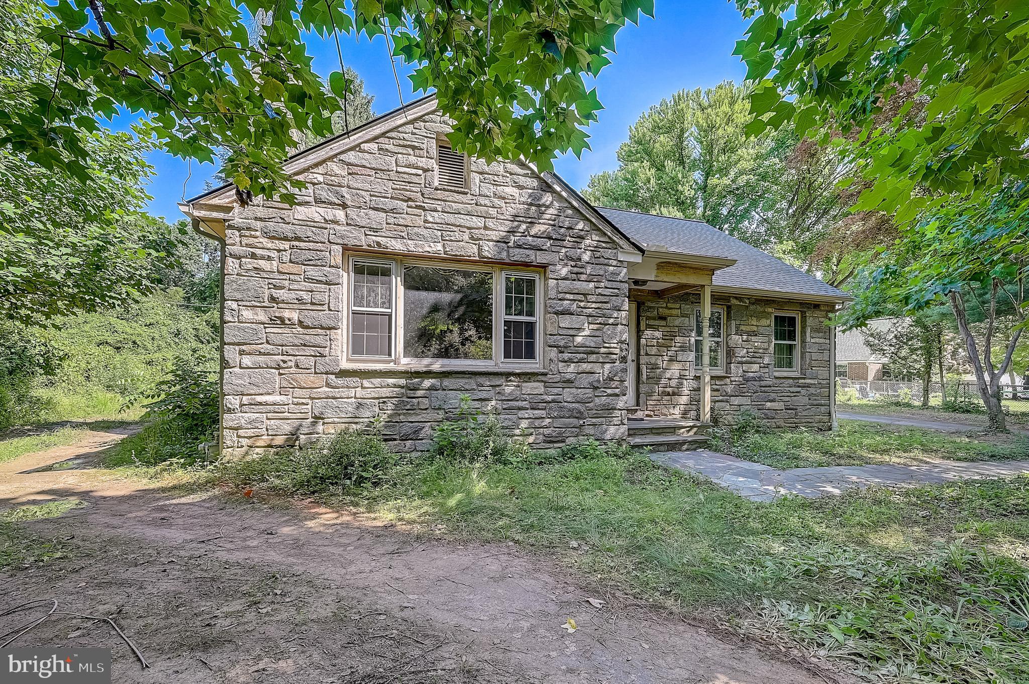 7 East Brookhaven Road Wallingford, PA 19086 - Photo 3 of 13