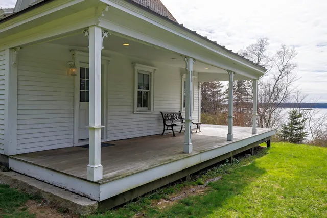 $675,000 | 55 Ferry Road, Swans Island, ME 04685