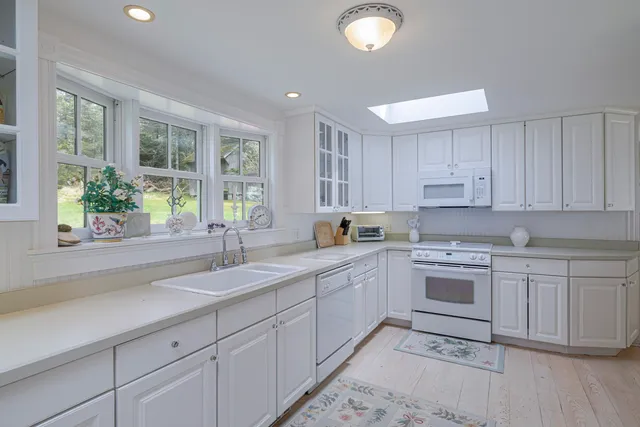 $675,000 | 55 Ferry Road, Swans Island, ME 04685