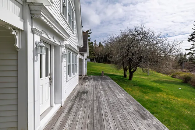 $675,000 | 55 Ferry Road, Swans Island, ME 04685