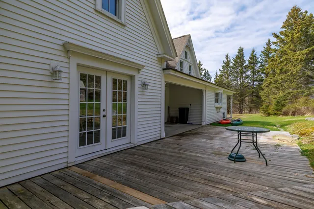$675,000 | 55 Ferry Road, Swans Island, ME 04685