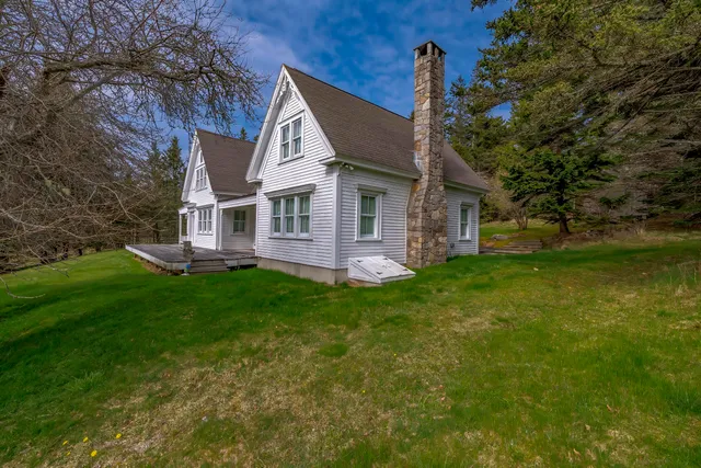 $675,000 | 55 Ferry Road, Swans Island, ME 04685