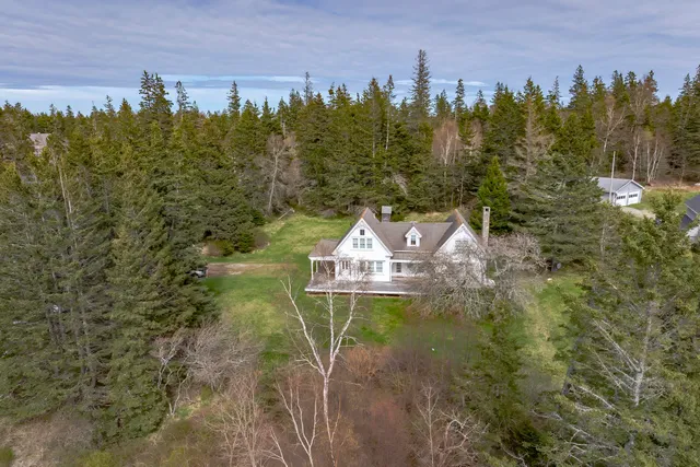 $675,000 | 55 Ferry Road, Swans Island, ME 04685
