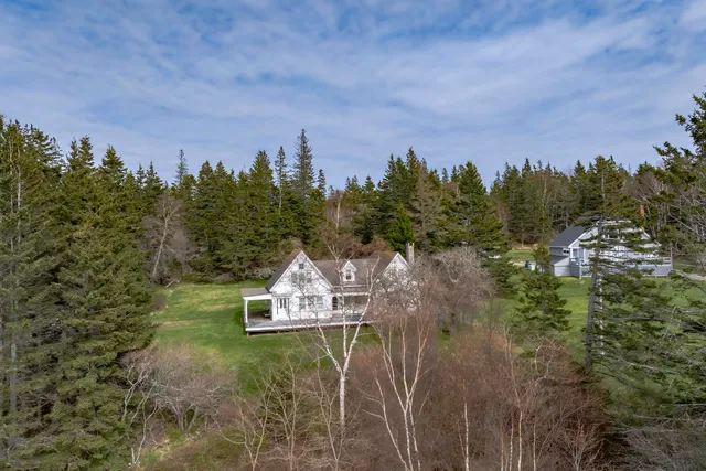 $675,000 | 55 Ferry Road, Swans Island, ME 04685