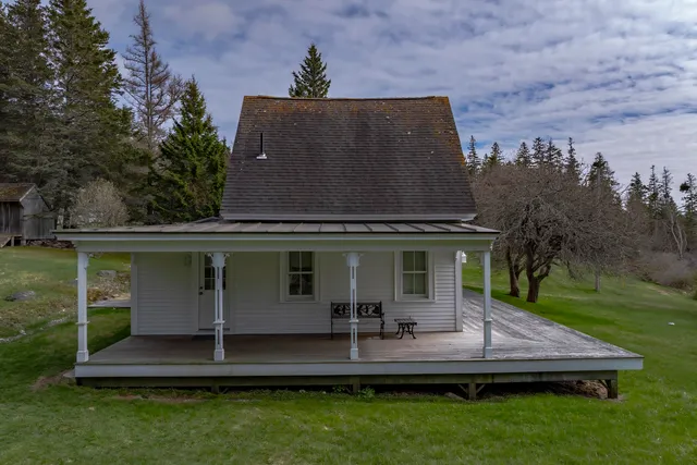 $675,000 | 55 Ferry Road, Swans Island, ME 04685