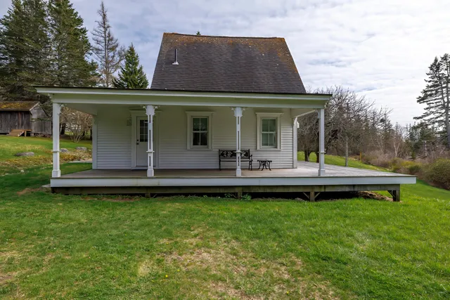 $675,000 | 55 Ferry Road, Swans Island, ME 04685