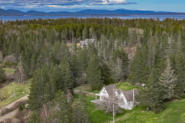 $675,000 | 55 Ferry Road, Swans Island, ME 04685