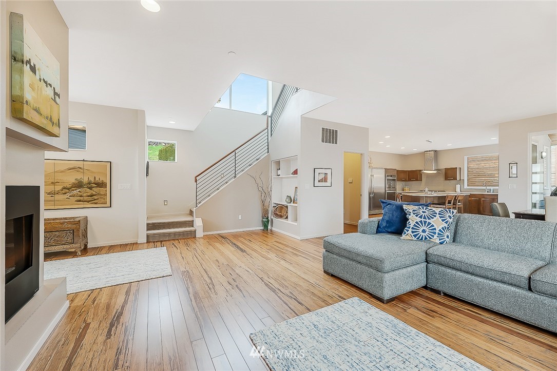22308 2nd Place Southeast Bothell, WA 98021 - Photo 6 of 32