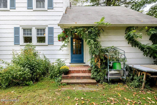 $595,000 | 6 Blue Hill Road, Great Barrington, MA 01230