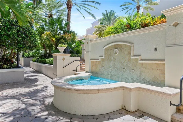 $2,200 | 600 South Dixie Highway, Unit 250, West Palm Beach, FL 33401