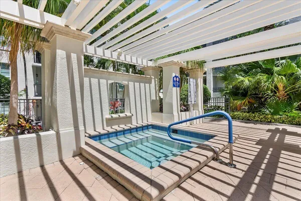 $2,200 | 600 South Dixie Highway, Unit 250, West Palm Beach, FL 33401