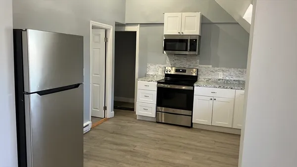 $1,850 | 12.5 Benefit Street, Unit 2, Worcester, MA 01610