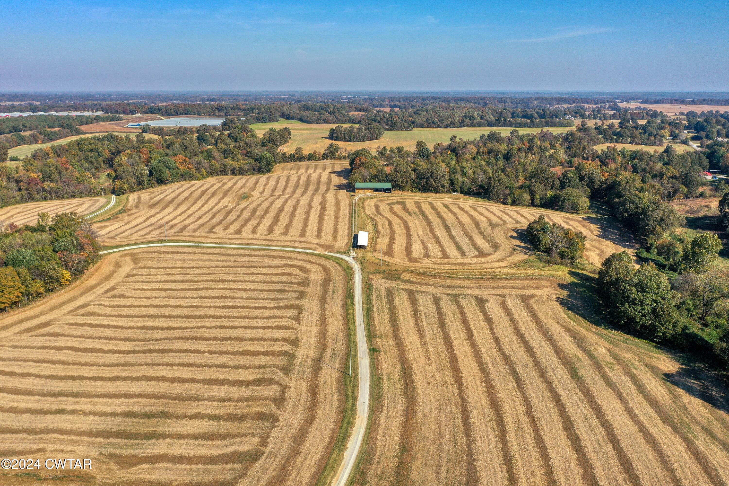 28 Peavine Road Bradford, TN 38316 - Photo 1 of 16 a view of a balcony with an ocean view
