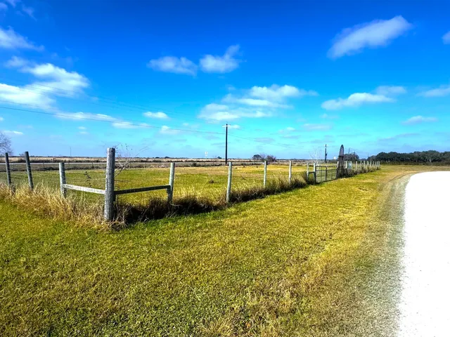 $29,900 | 303 Pinafore Court, Palacios, TX 77465