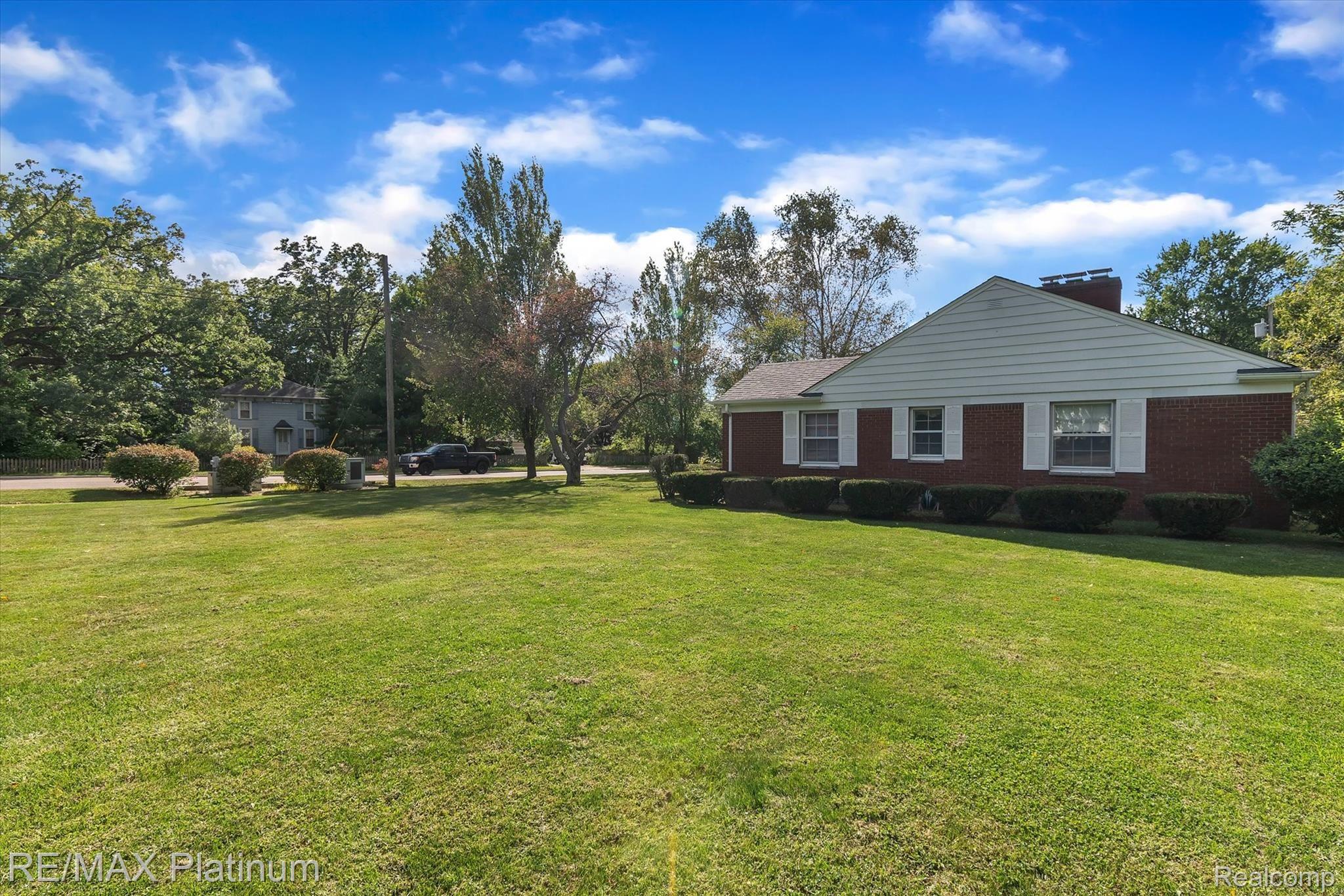 110 Riddle Street Howell, MI 48843 - Photo 32 of 39 41-110-Riddle-St-WindowStill-Real-Estate-Photography-41.jpg