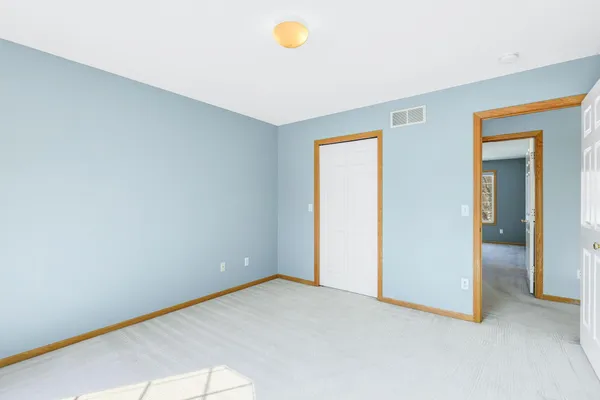 $2,500 | 10514 8th Avenue North, Minneapolis, MN 55441