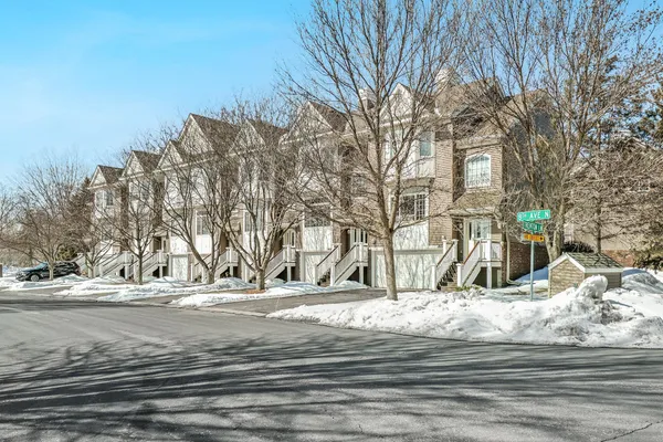 $2,500 | 10514 8th Avenue North, Minneapolis, MN 55441
