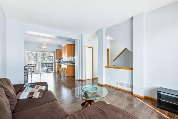 $2,500 | 10514 8th Avenue North, Minneapolis, MN 55441