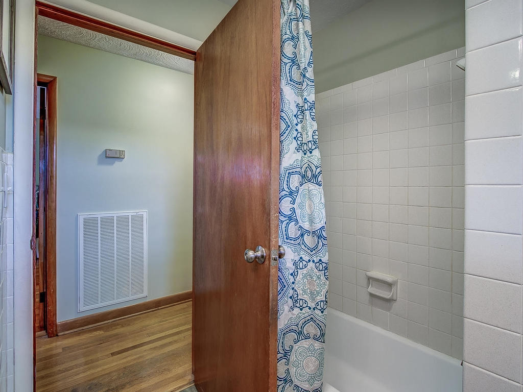 205 Lynfield Road Bristol, TN 37620 - Photo 25 of 31 Photo 26
