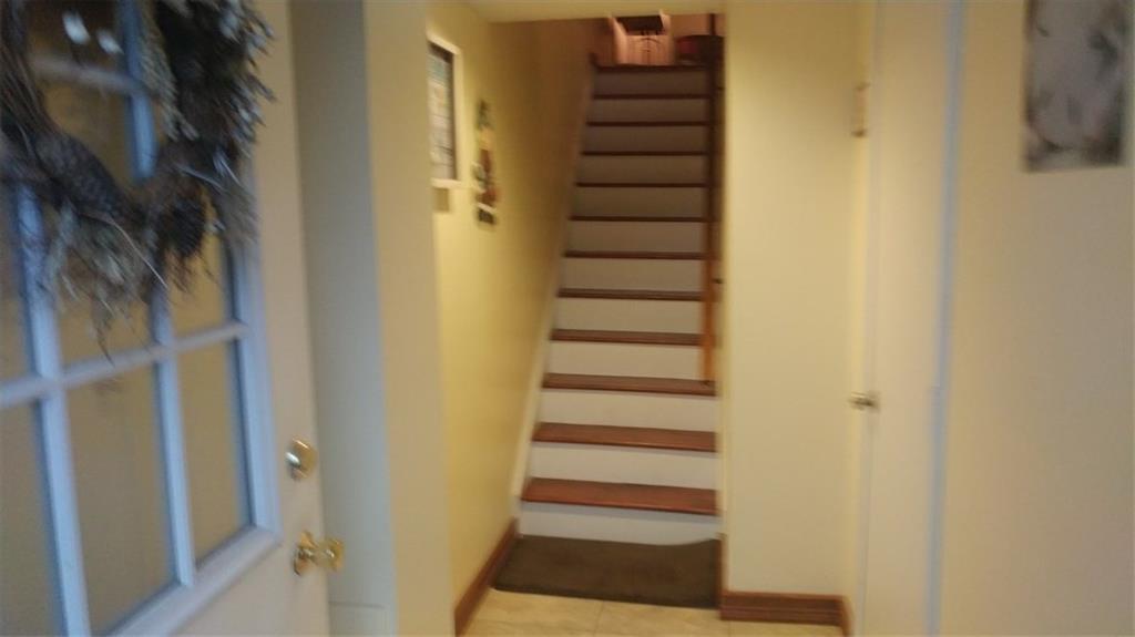 407 Shady Ridge Drive Monroeville, PA 15146 - Photo 3 of 25 Gallery Image 3