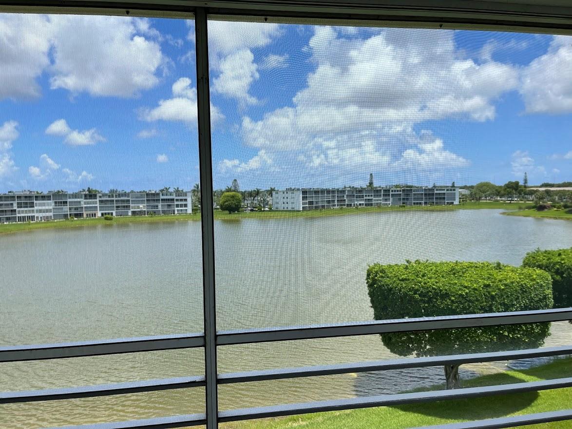 4022 Cornwall East Boca Raton, FL 33434 - Photo 31 of 32 IMG_6185 (1)