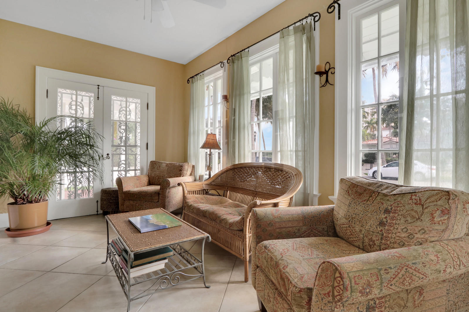 229 9th Street West Palm Beach, FL 33401 - Photo 12 of 67 Florida Room