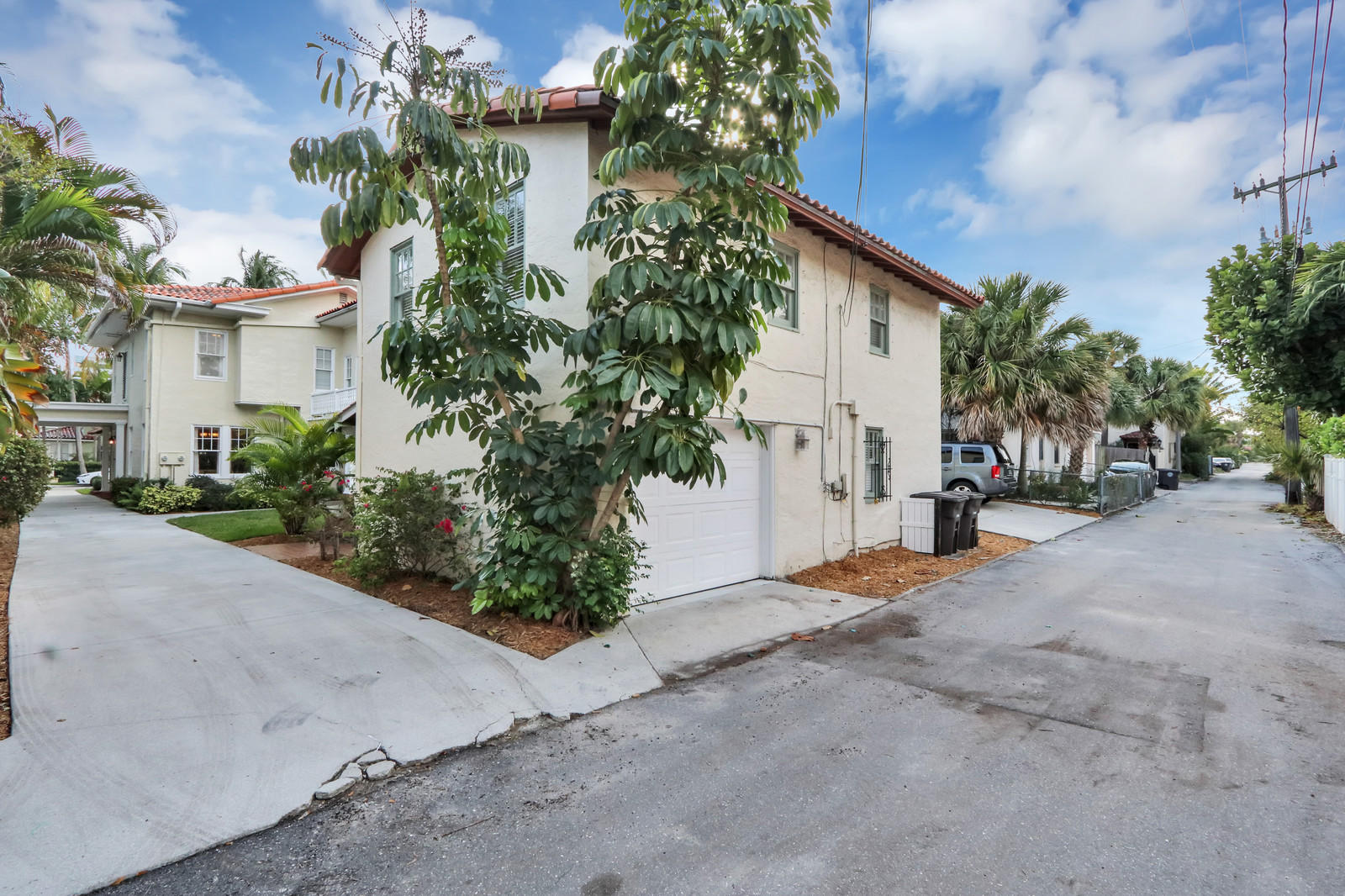 229 9th Street West Palm Beach, FL 33401 - Photo 37 of 67 Back of Cottage/garage