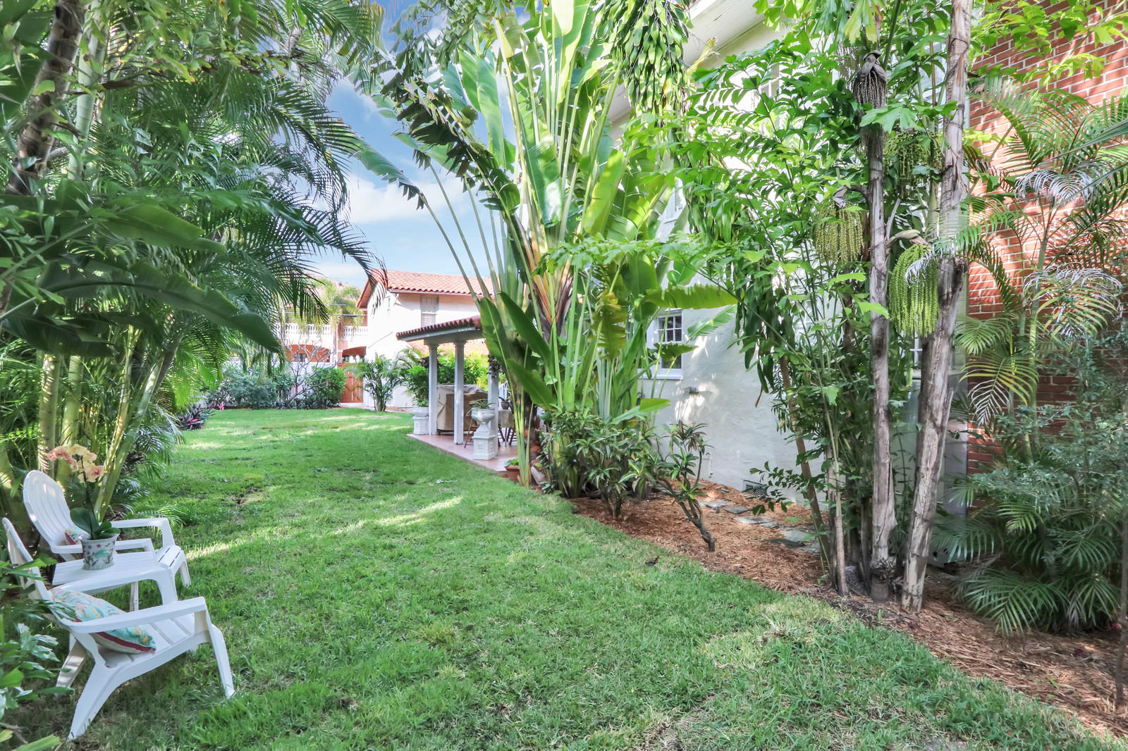 229 9th Street West Palm Beach, FL 33401 - Photo 39 of 67 Side yard
