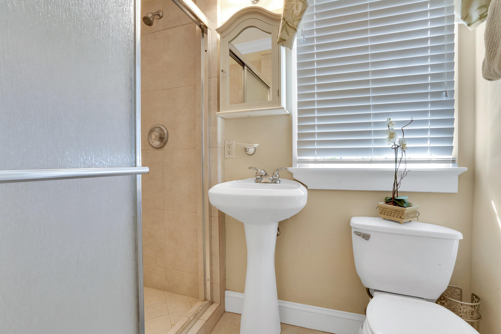 229 9th Street West Palm Beach, FL 33401 - Photo 54 of 67 Bath 2