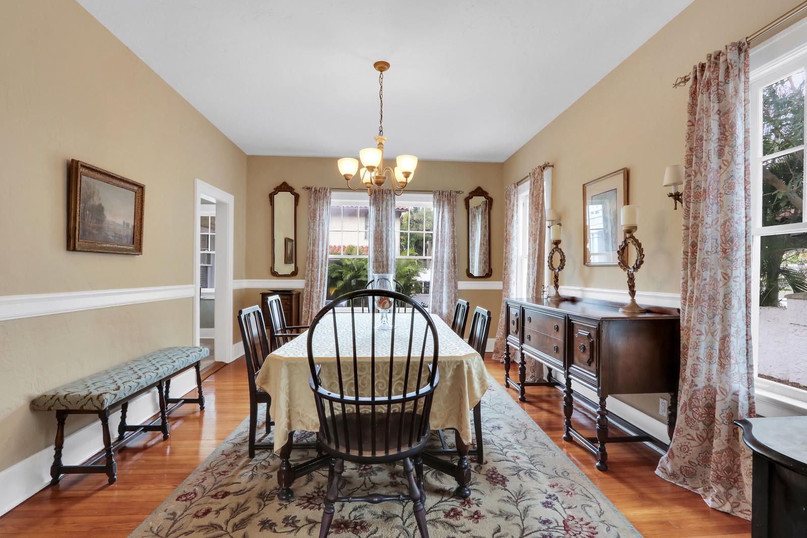 229 9th Street West Palm Beach, FL 33401 - Photo 5 of 67 Formal Dining