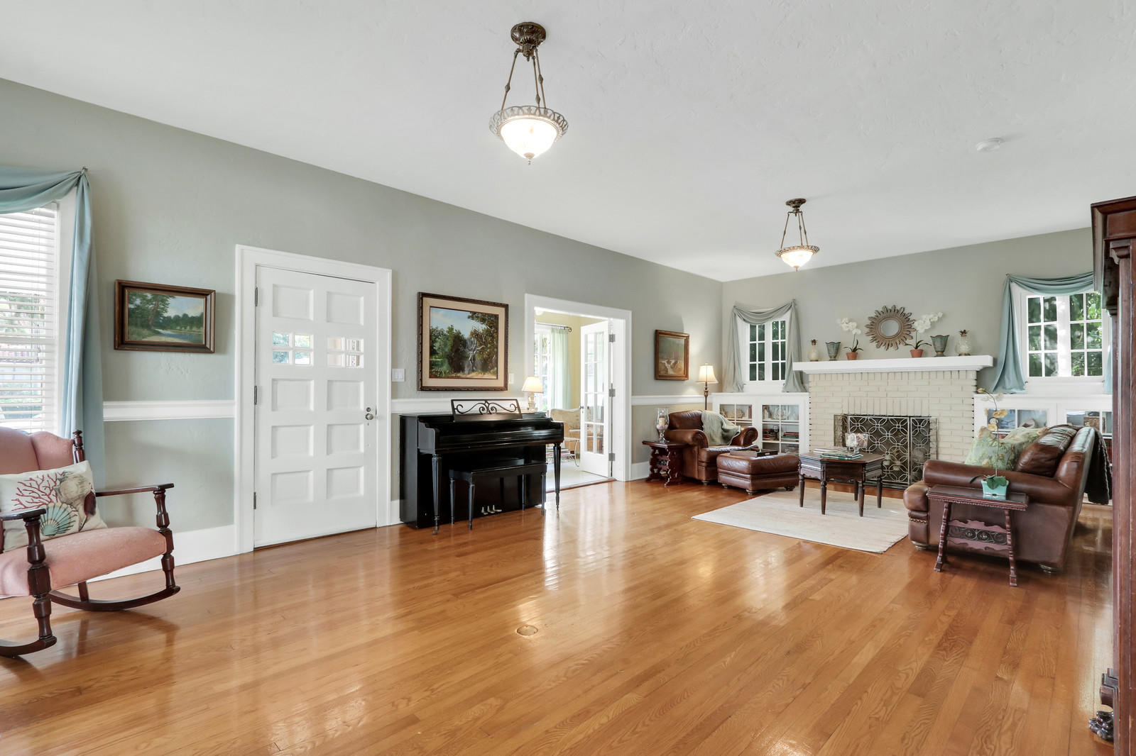 229 9th Street West Palm Beach, FL 33401 - Photo 7 of 67 Living