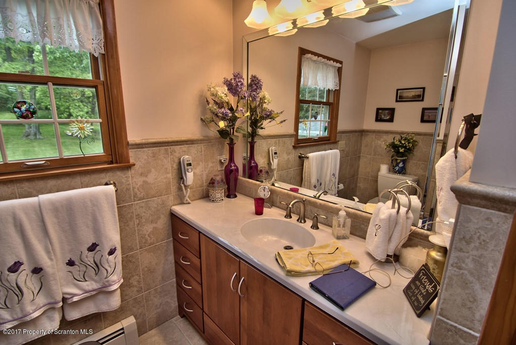 105 O'Hara Road Moscow, PA 18444 - Photo 15 of 33 Gallery Image 15