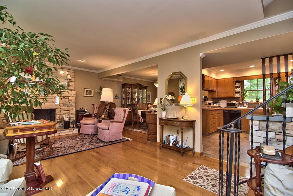 105 O'Hara Road Moscow, PA 18444 - Photo 6 of 33 Gallery Image 6