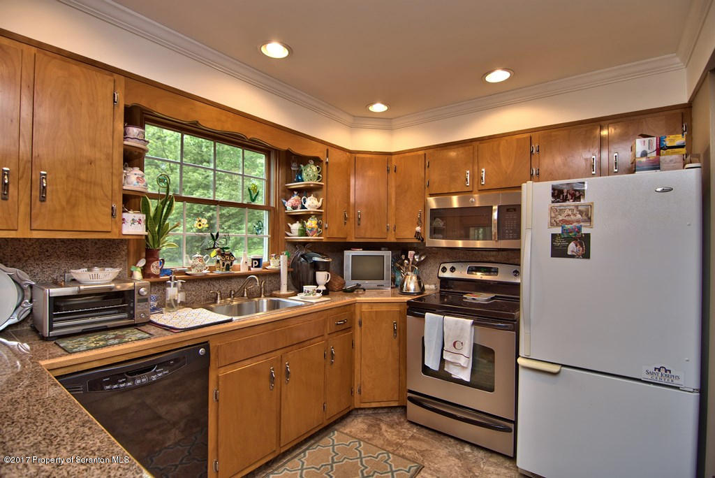 105 O'Hara Road Moscow, PA 18444 - Photo 9 of 33 Gallery Image 9